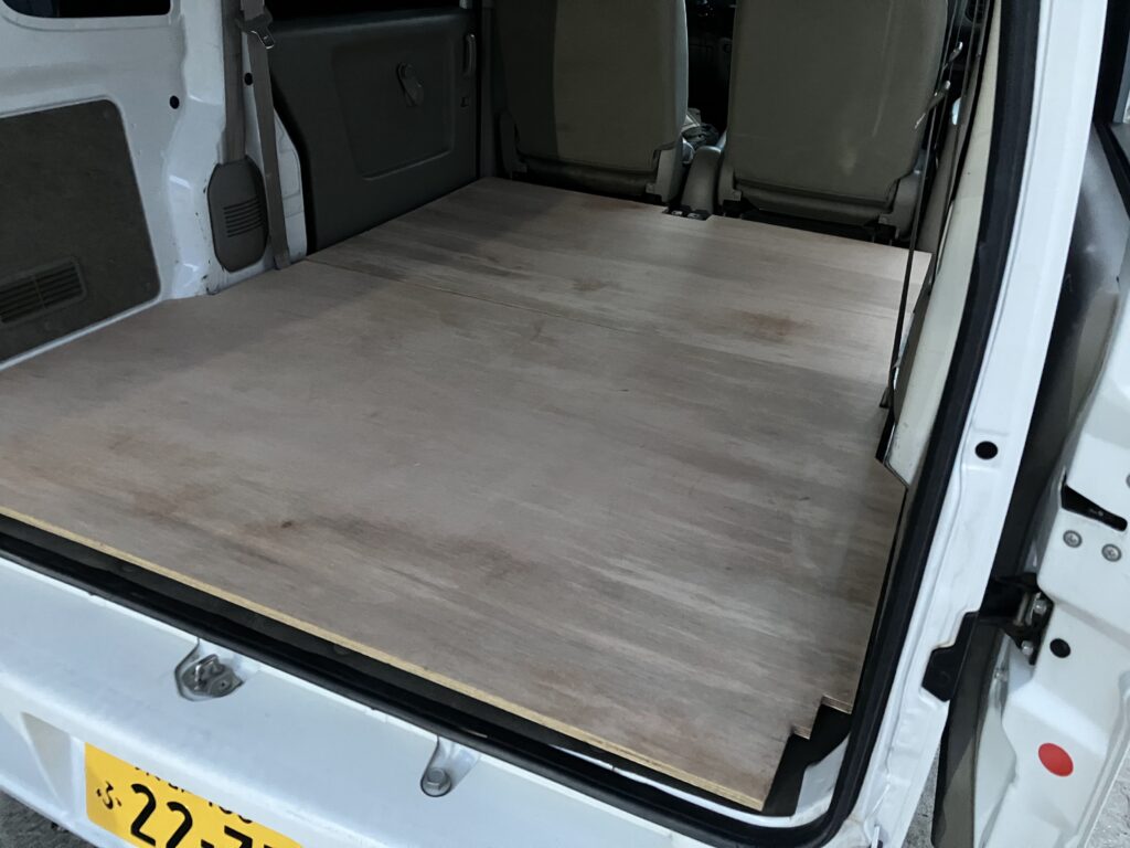 床張りしたスクラムの荷台