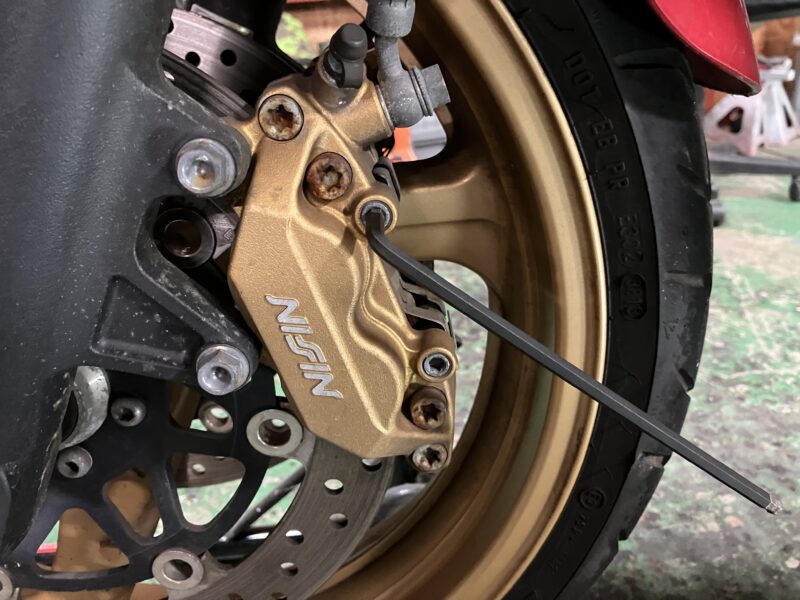 NC42】CB400SF Revo 復活計画④ 前後ブレーキの整備 - 迷子のしろのモトジムカーナ奮闘記