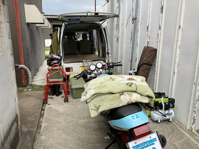 スクラムにバイクを積載する方法