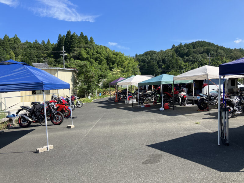 テント村