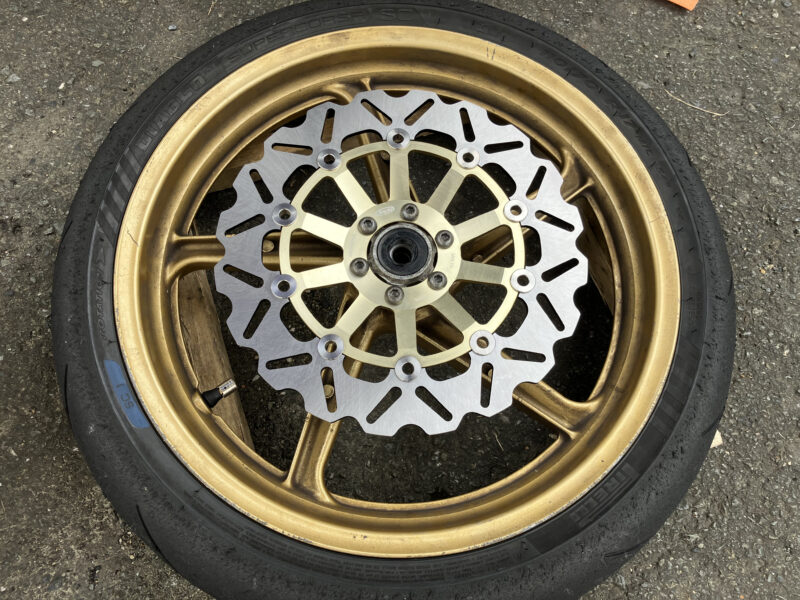 250914新しいディスクローターの取り付け