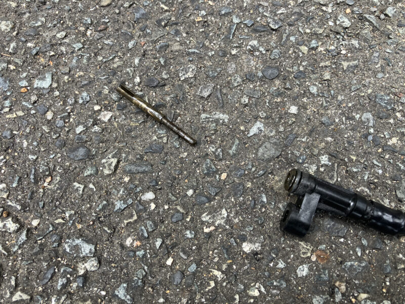 250923切れたメーターケーブル